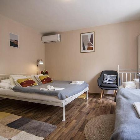 Vagi Apartment シャールヴァール エクステリア 写真